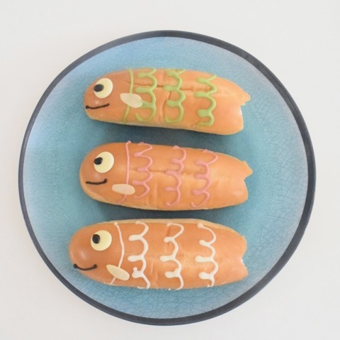 市販のパンで簡単♪こいのぼりパン♡ナイススティックmini : まんまる 