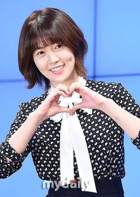 映画 東京新聞の美人記者 主役に抜擢されたのは韓国人女優 菅官房長官の天敵 東京新聞の望月衣塑子記者がモデル トレンド芸能ニュース