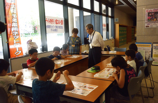 科学の祭典で「ソーラーバッタを作ろう」（2019-8-11）②
