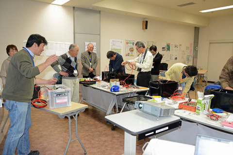 実習風景「これから配線です」