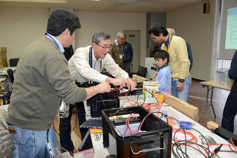 実習風景「手が震えるね--」