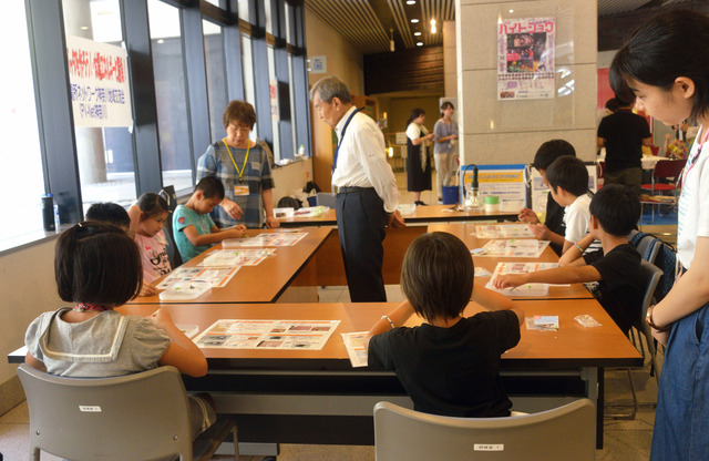 科学の祭典で「ソーラーバッタを作ろう」（2019-8-11）㉑jpg