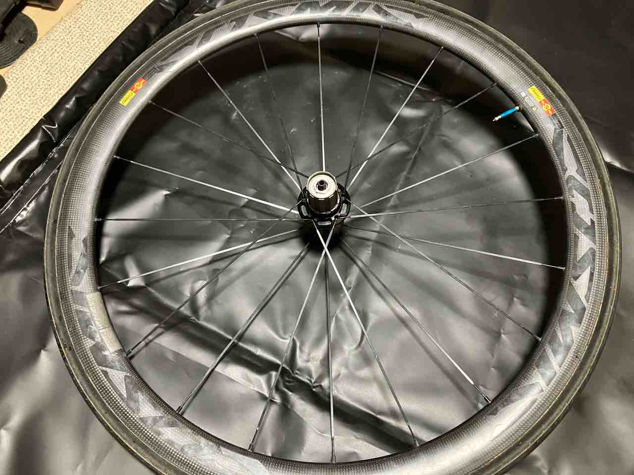 MAVIC COSMIC CARBON 40T Mavic Cosmic Carbone 40 Clincher Wheelset 