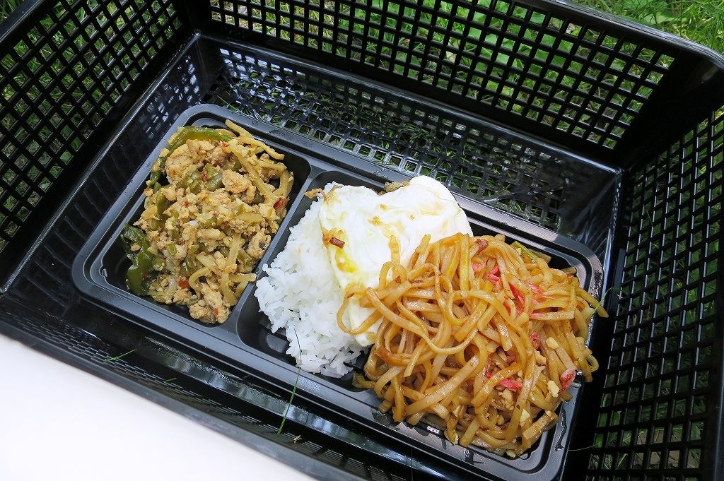 タイフェスティバル大阪２０１６ 大阪城公園で開催中 ビールが主食