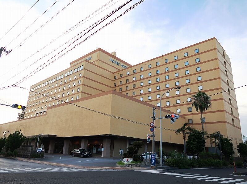 沖縄旅行記】古き良き観光ホテルと沖縄名物ステーキディナー : ビール 