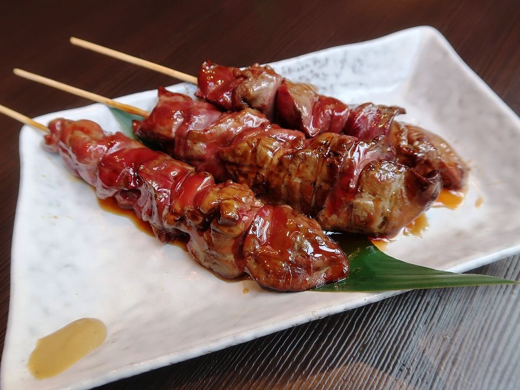 ふんわり白レバー 香ばしい炙り鶏 博多 天神で鶏三昧の昼呑み 鶏邸 とりてい 天神店 プリン体が主食