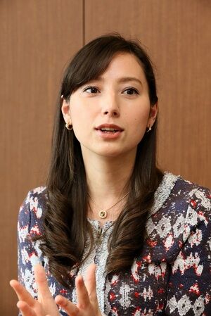 元金融庁の旦那と共演した加藤シルビア、これは胸熱やんけwww