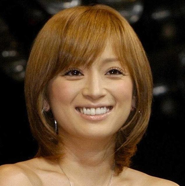 愛犬家・浜崎あゆみが感動の保護犬引き取り！声帯を切られた過去に涙が止まらない