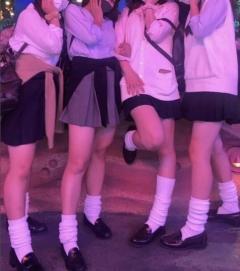 女子高生に「ルーズソックス」再燃 全盛だった母親世代の影響も