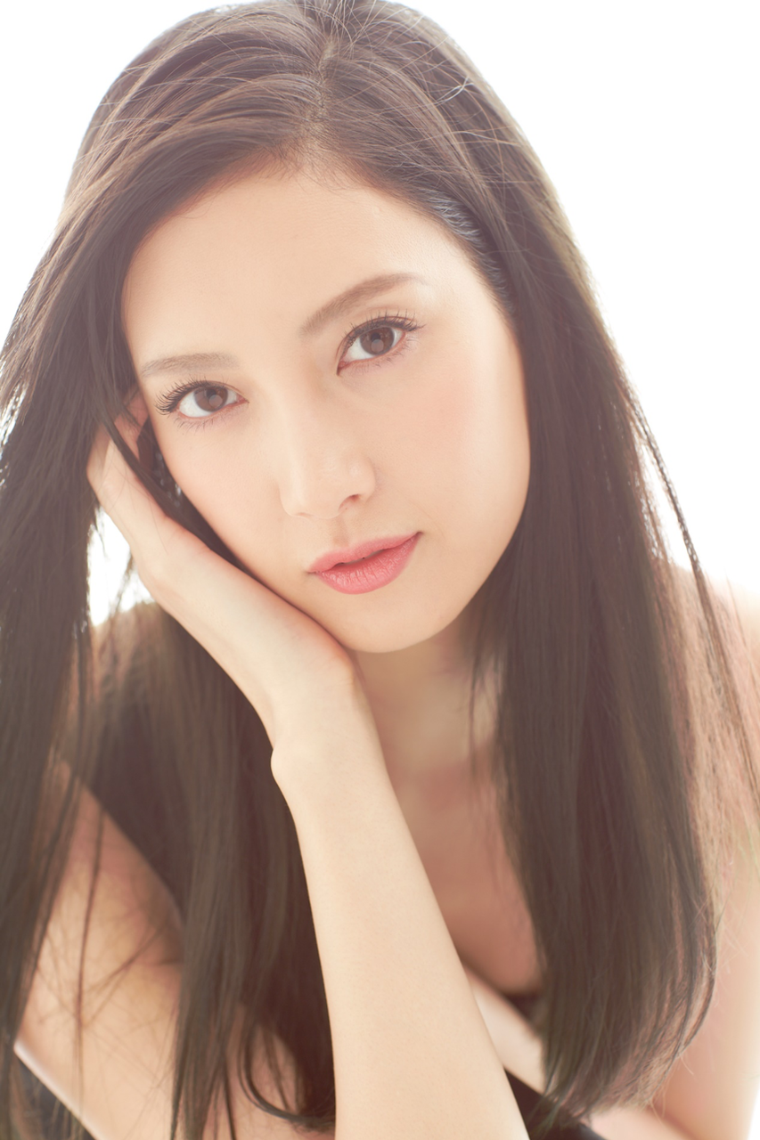 菜々緒　10年ぶりとなる写真集を3月に発売　「女性の美しさを屋久島」表現　