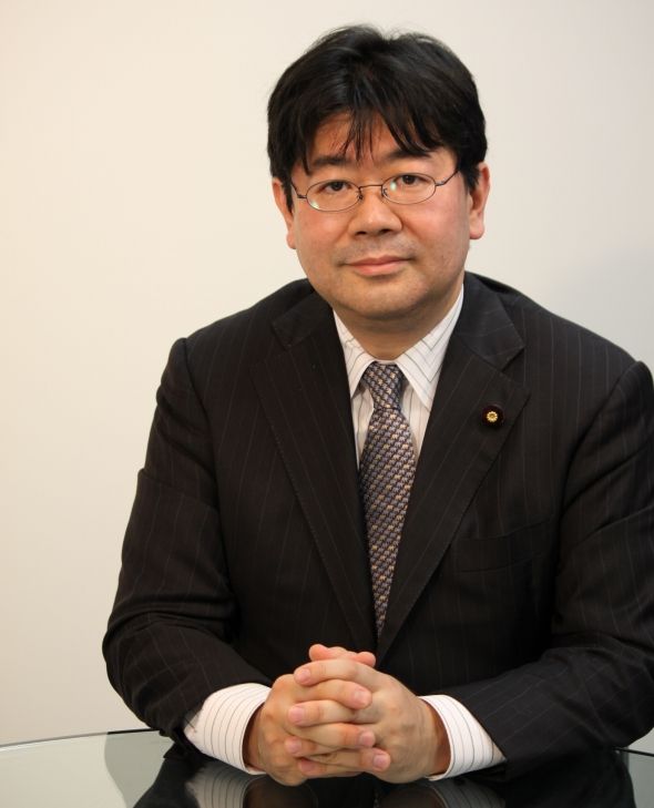 不倫スキャンダル発覚！自民党・山田太郎文科政務官の秘密の恋愛事情とは？