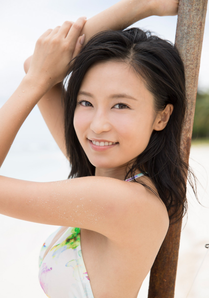 小島瑠璃子、サタプラサプライズ登場！丸山隆平と感動の花束交換