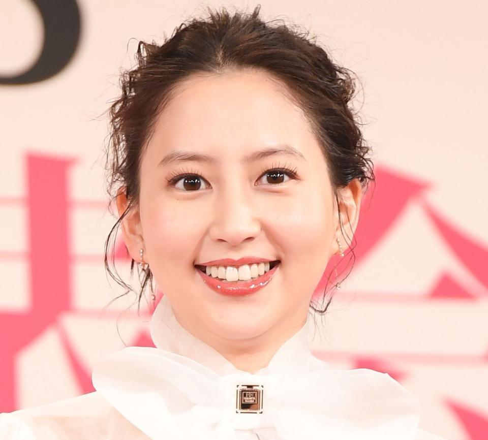 河北麻友子、「人生初全頭金髪カラー」大胆にイメチェン　ファン絶賛コメント