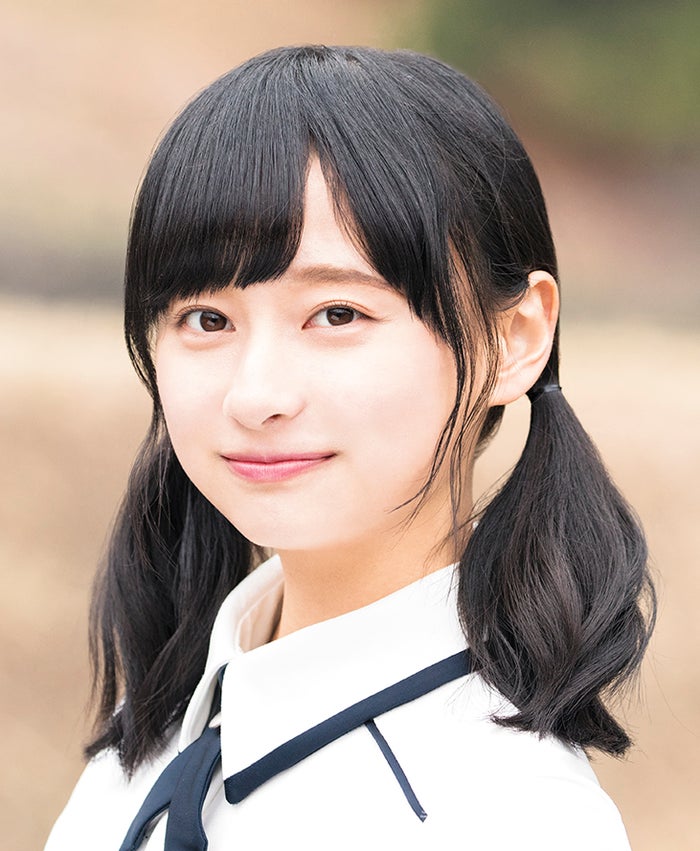 日向坂46影山優佳、熱いサッカ－愛で人気、ヤンジャン表紙＆巻頭グラビアで日本代表ユニ姿で応援。