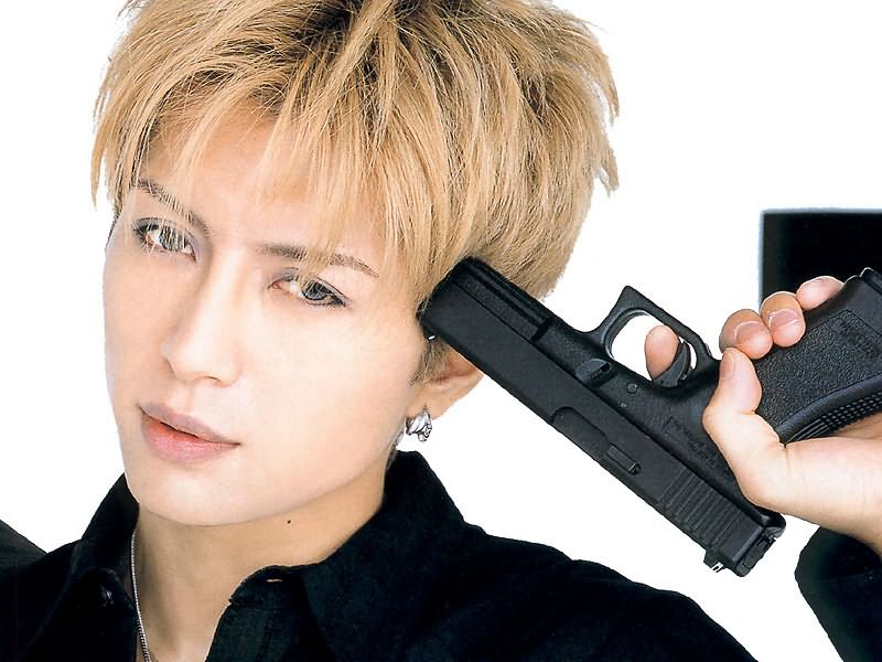 【芸能】GACKT、街中での呼び捨てに怒り 「お前、年下だろ。せめて“さん”付けろ」  [冬月記者★]