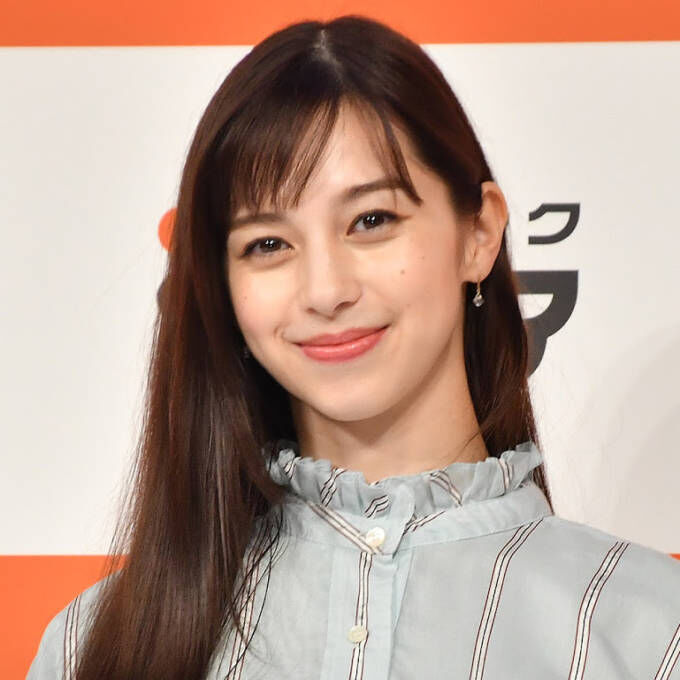 中条あやみ　結婚報告に込められたサインの文字が話題に「下手で可愛い」と！