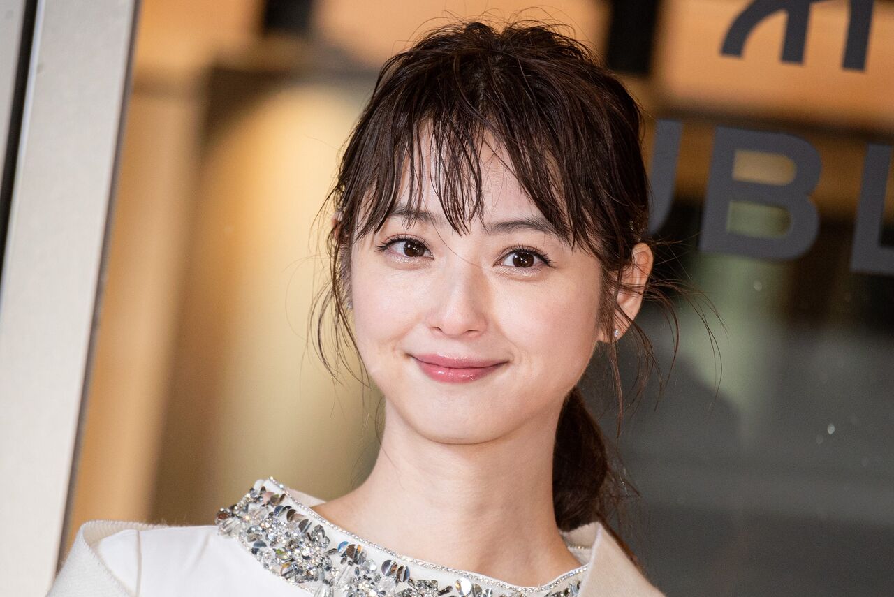佐々木希が明かす顔での自信のパーツに衝撃の回答！一体何が自信の源なのか？