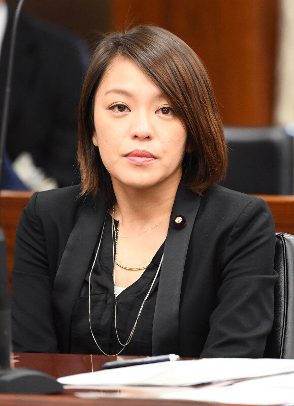 自民党の今井絵理子議員がベトナム視察中に息子のプロレス観戦！成果報告に高まる期待