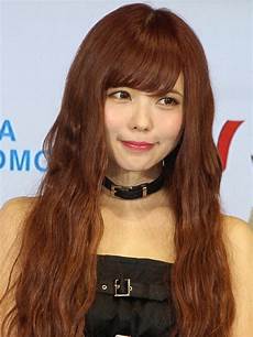 益若つばさの工場見学、あざとい服装がもたらす影響とは？