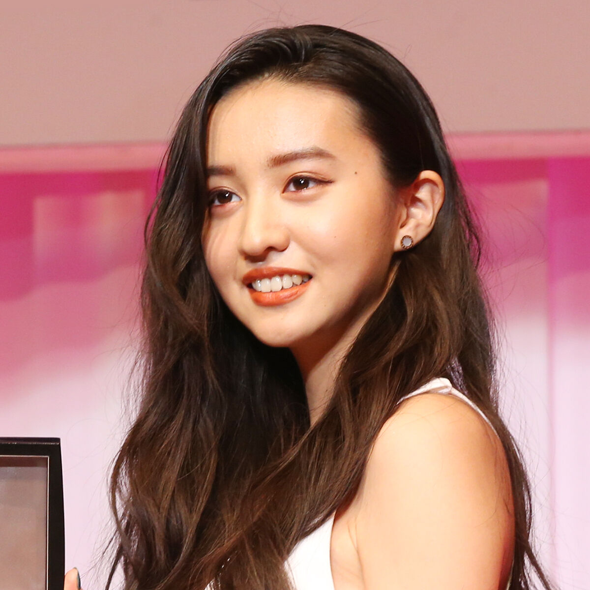 芸能界注目のKoki、全身ヴァレンティノでセンセーショナルな美しさを披露！