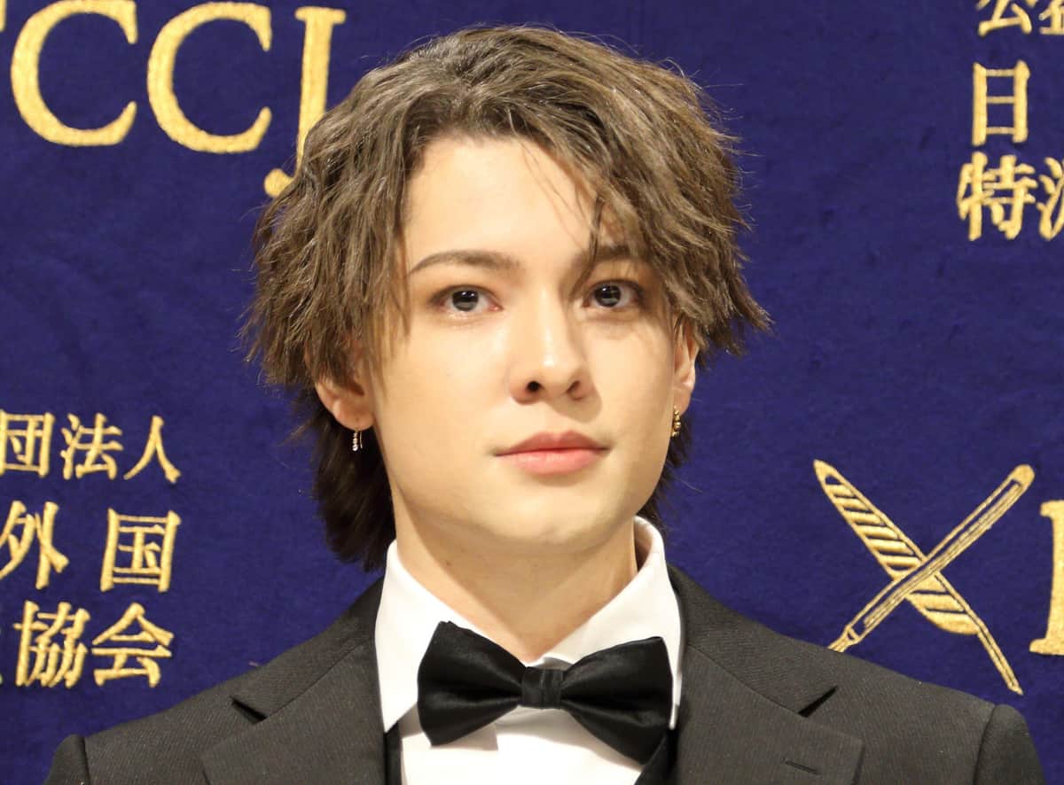 「カウアン・オカモト氏が旧ジャニーズメンバーの死に衝撃を受ける」