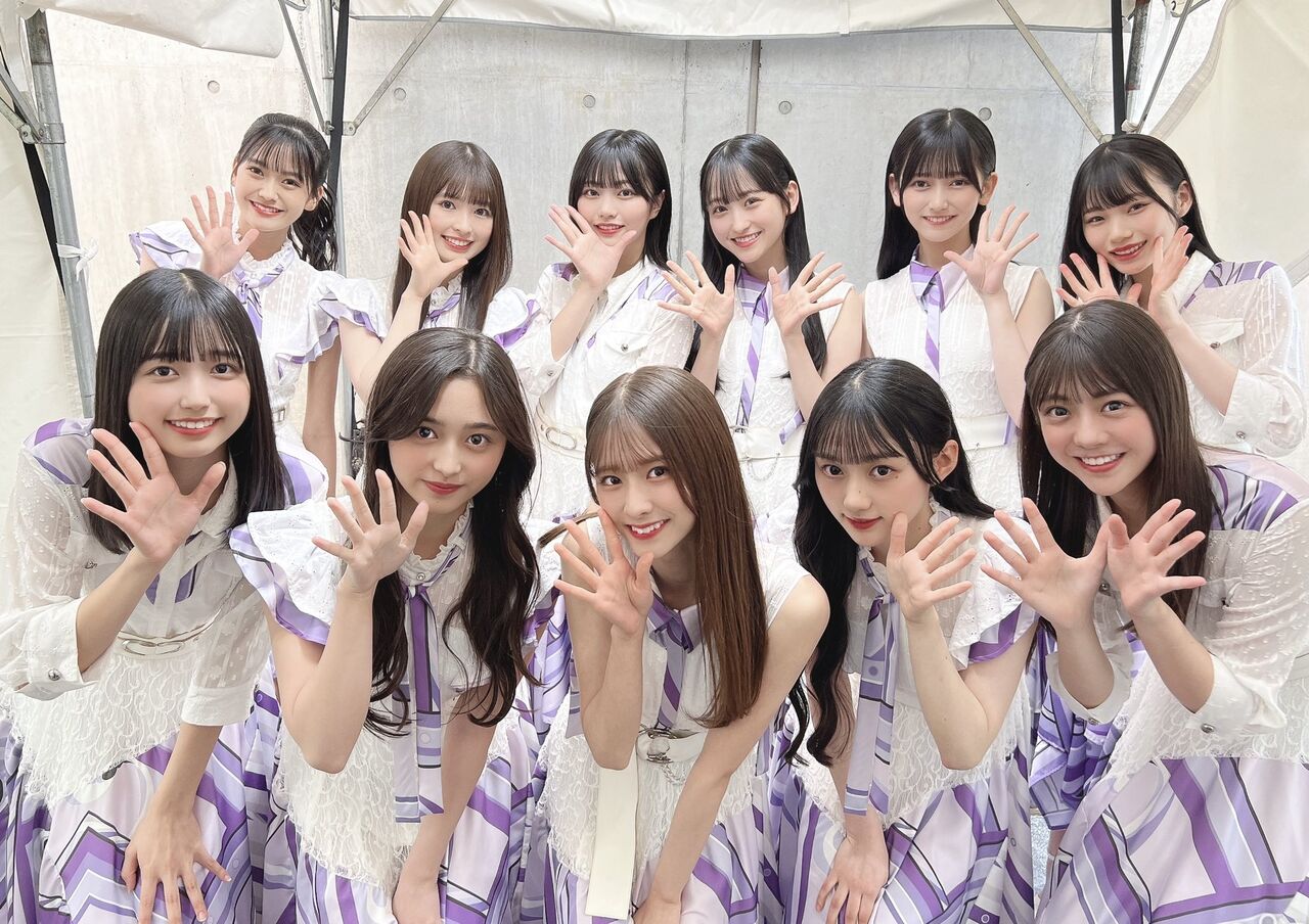 初の修学旅行での乃木坂46メンバーの「イチャイチャ」ショットが話題に！ファン必見の写真集！