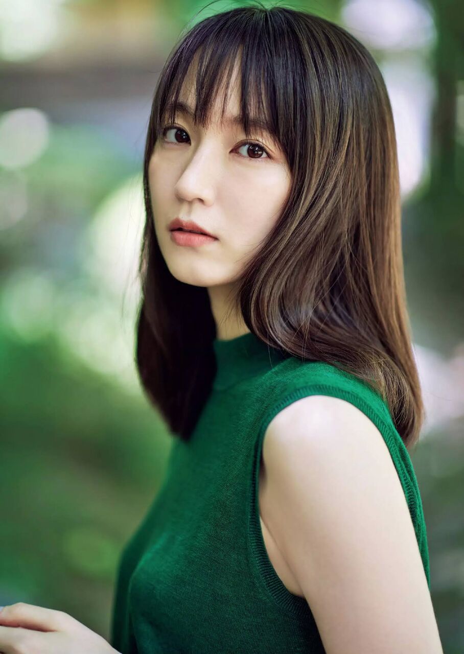 吉岡里帆、ハリポタの世界に飛び込む！フクロウコスプレ姿が「かわいすぎ」と話題に！