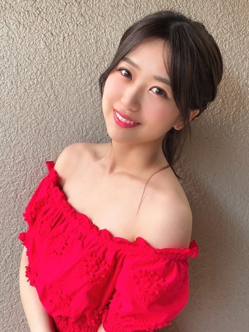 AKB48の人気メンバー篠崎彩奈とFC東京の渡邊凌磨、真剣交際を発表！結婚も視野に入れるお互いの意思は？