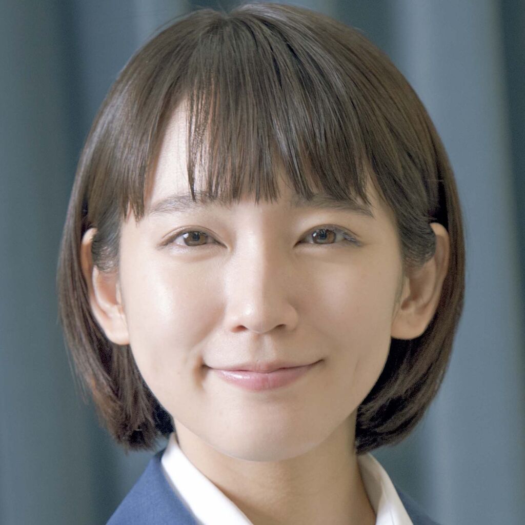 吉岡里帆、15日で30歳のバースデー　プレゼントの傘をもらい大はしゃぎ「三十路信じられないです！」