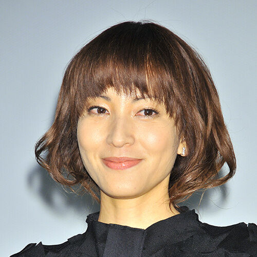 驚愕の変貌！鈴木杏樹がデコ全開で別人のようなカジュアル姿に