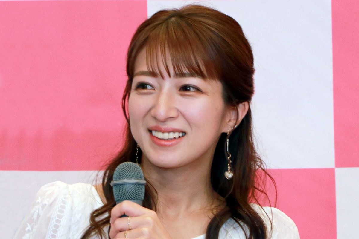 辻希美、チキンの丸焼き美味そう　クリスマスディナーの食卓を公開　「メリークリスマス」