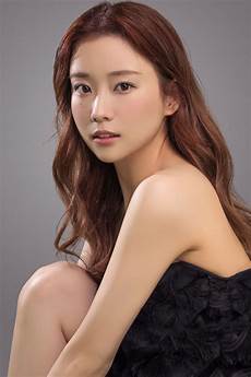 芸能界の女性タレント、重盛さと美が語る素顔と苦言。女性タレントやグラビアアイドルでクズって