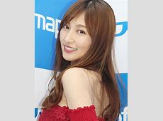 熊田曜子、ミニスカで魅せる永野ポーズ！ファンからの絶賛コメント「最高だぁ～」