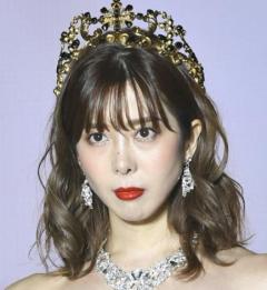 伝説のキャバ嬢・エンリケ 愛車を当て逃げされる「絶対に犯人捕まえます！」