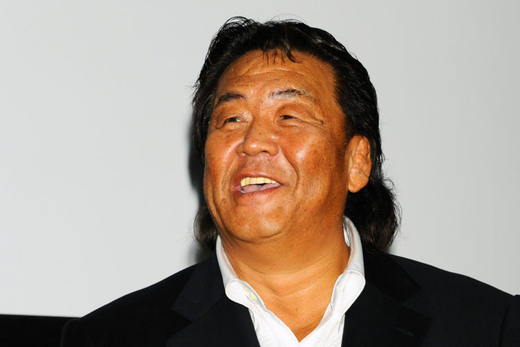 長州力が有名ステーキ店で超大物元俳優と遭遇！日本を代表する漢同士の意外なつながりとは？