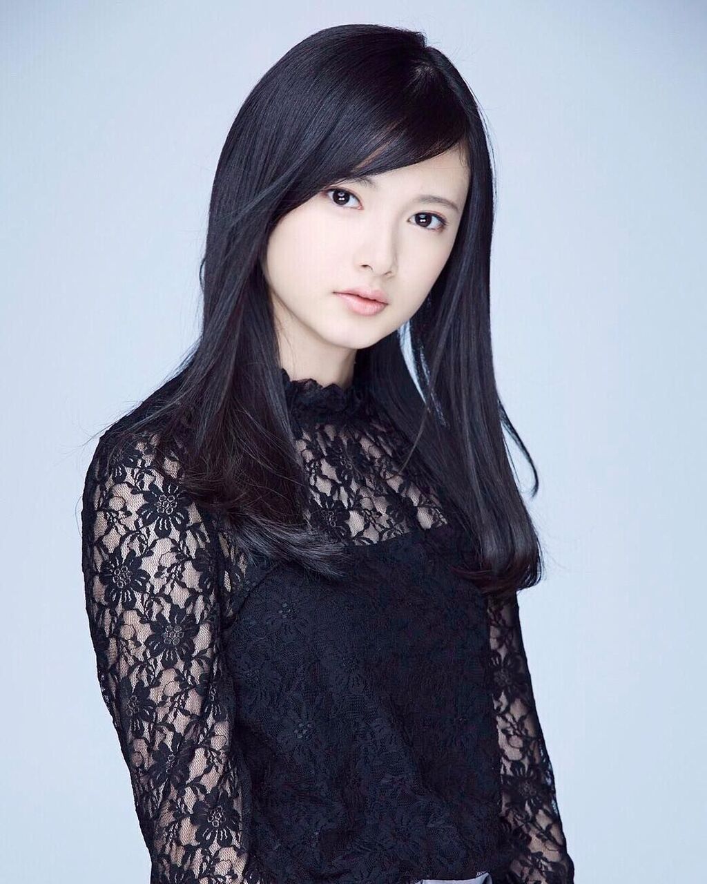 青島心　美しすぎる美ウエストが際立つ！「仮面ライダーギーツ」で大活躍中！