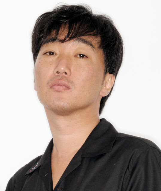 スピードワゴン小沢の近影：1年9カ月の活動自粛生活、髭面でジャッキー・チェンみたい