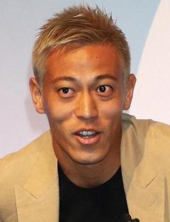 本田圭佑 　コンビニのレジについて　「なんやろう　これって僕が悪い？」　大反響　「VAR判定か？」