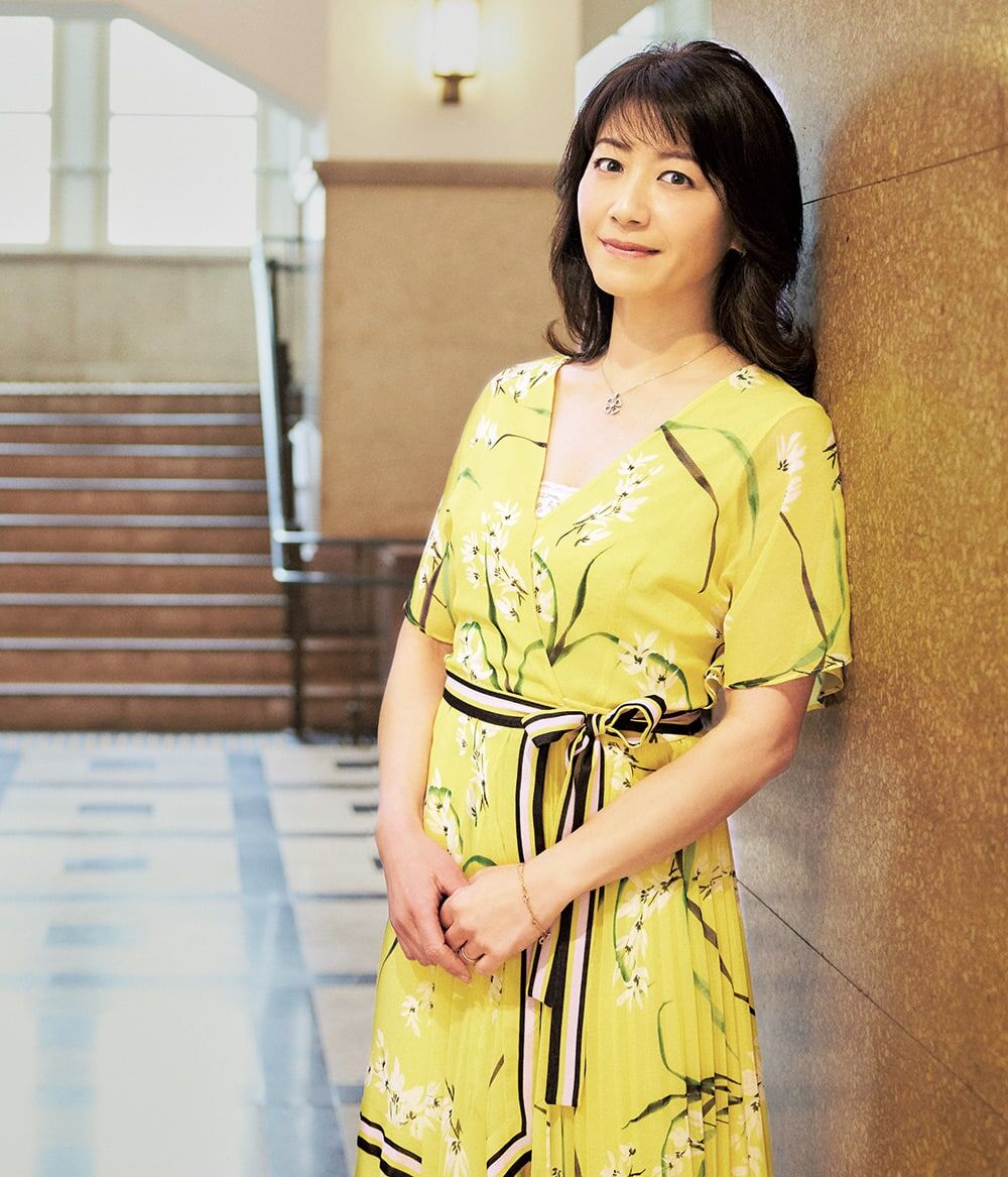 高田万由子の超ミニ姿にファン騒然！華麗な変身に「ギャップがヤバい」「いつもとは全然違う！」と絶賛の声