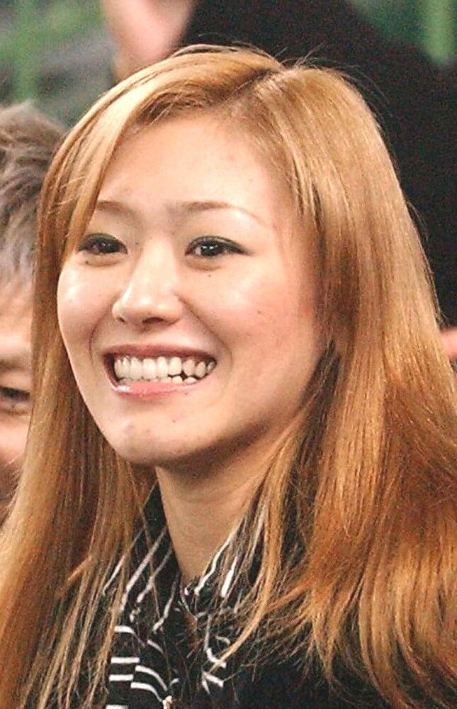 51歳の元globeメンバーKEIKO、マスクなしの近影が公開！ミニスカートとブーツ姿にファン歓喜！