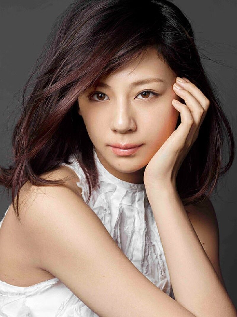 西内まりな　「これは凄い！」背中がパックリとアート級に美しいと話題に