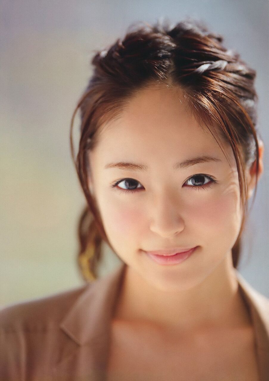 井上真央が石原さとみとの友情を明かす！仲良し芸能人の素顔に迫る