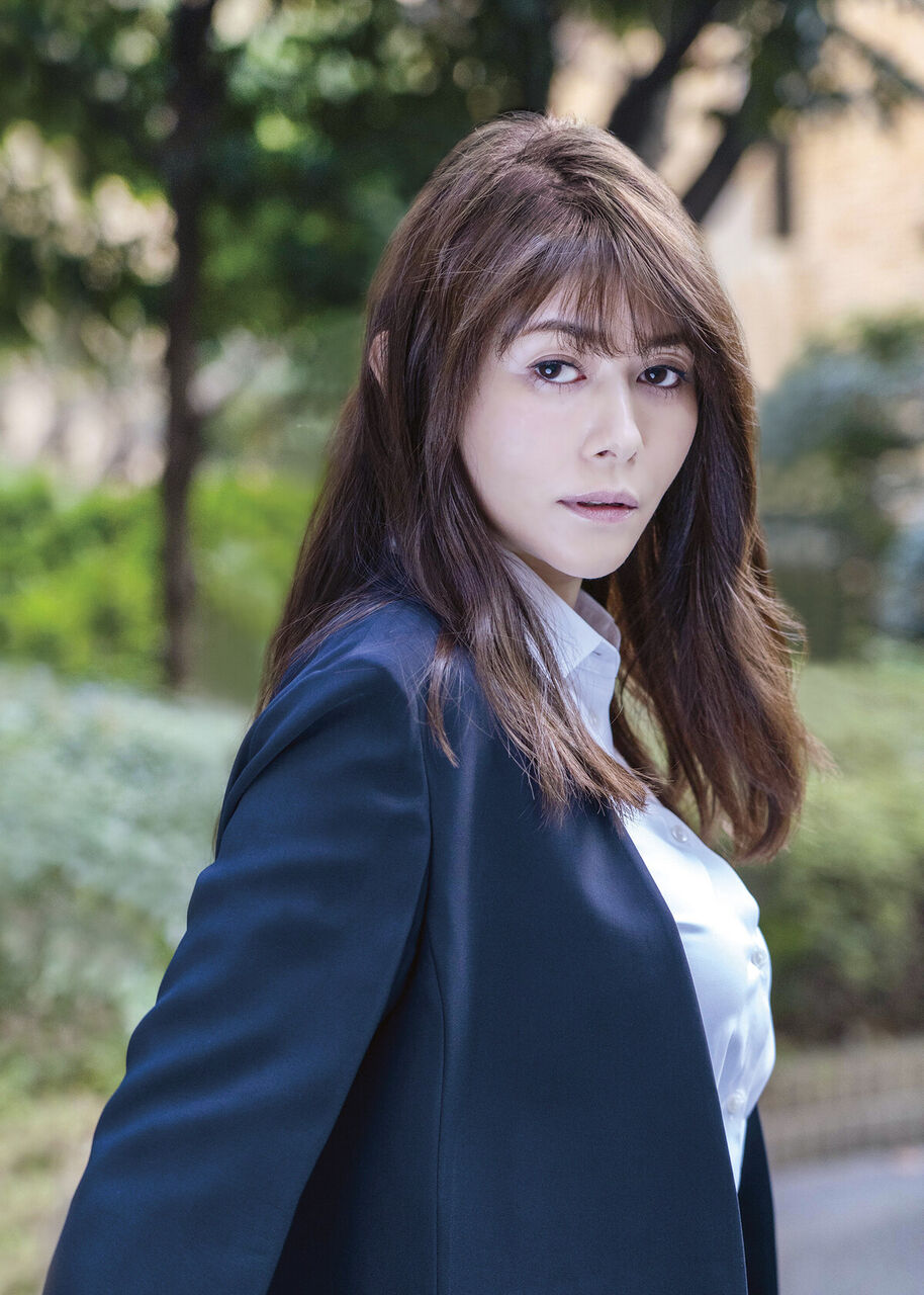 「真木よう子、女優らしからぬ衝撃姿で爆睡！ファンも驚きの凄い格好とは？」