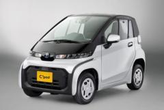 トヨタが100万円台の２人乗り小型EV「シーポッド」を発表。航続距離は150km、給電機能も装備