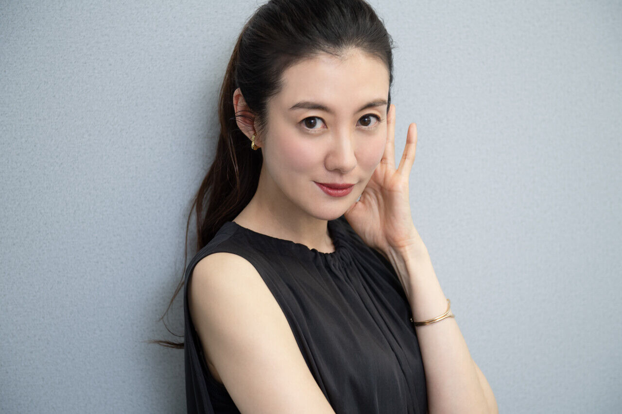 ともさかりえ43歳、この方が『母ちゃん』美しすぎるスッピン姿。昨日のスペイン戦、息子に勝ったと起こされた時！