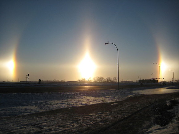 800px-Fargo_Sundogs_2_18_09