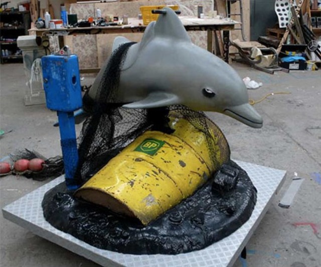 banksy-kiddie-ride-dolphin-bp-oil-photo1