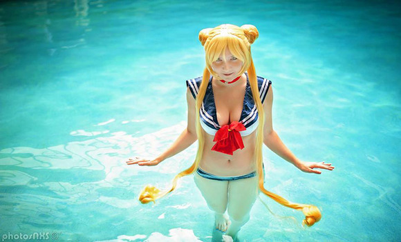 sailor_moon_swimsuit_cosplay_03