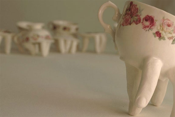 creative-mugs-walking-1