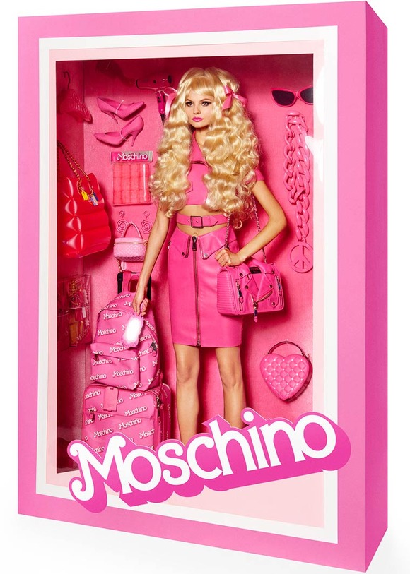 バービーのような人形パッケージセット ファッション雑誌ヴォーグに掲載された有名ブランドのパッケージとモデルがカッコイイ ヴォーグ ファッション ドール ジャポンタ